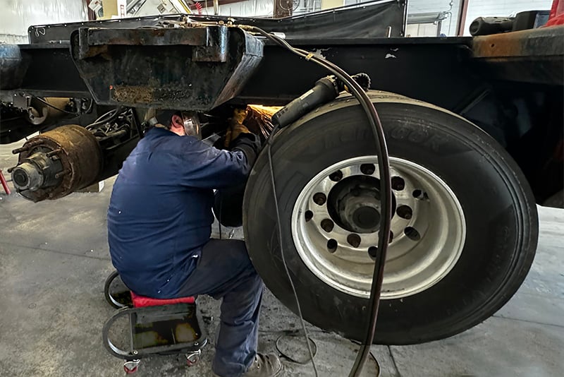 1 - Truck & Trailer - Service Shop Tire Replacement & Repair in NC - SC - VA