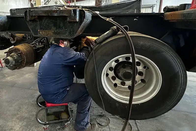 1 - Truck & Trailer - Service Shop Tire Replacement & Repair in NC - SC - VA
